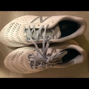 Women’s size 8.5 white NB gym shoes